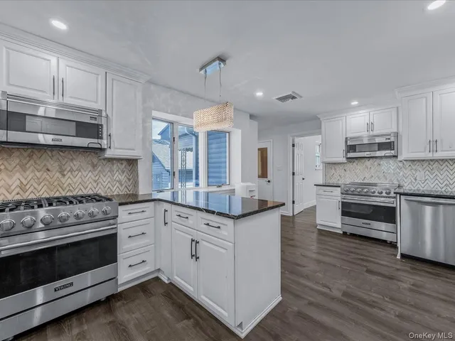 $1,099,999 | 360 Franklin Avenue, Hewlett, NY 11557
