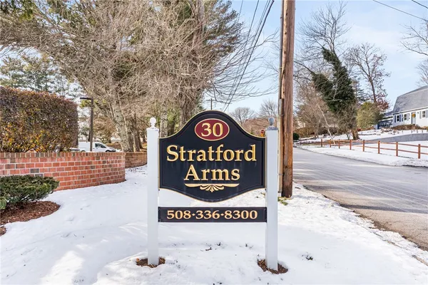 $3,000 | 30 Argyle Avenue, Unit 206, Riverside, RI 02915