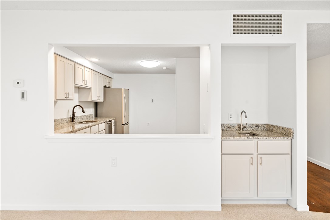 30 Argyle Avenue, Unit 206 Riverside, RI 02915 - Photo 12 of 32