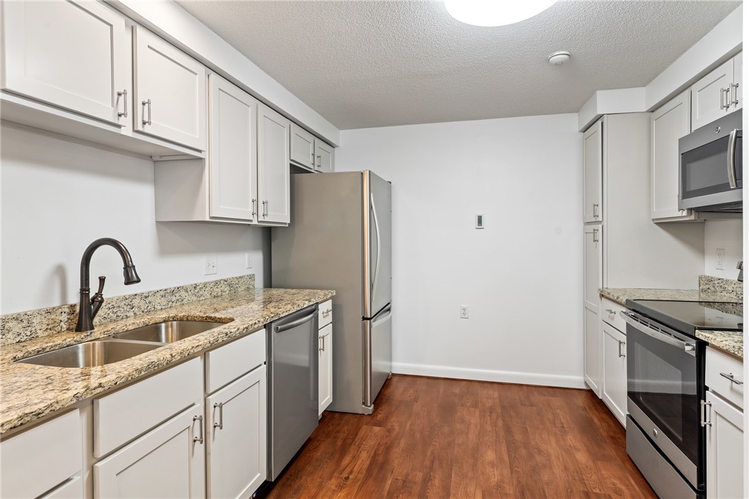 30 Argyle Avenue, Unit 206 Riverside, RI 02915 - Photo 13 of 32