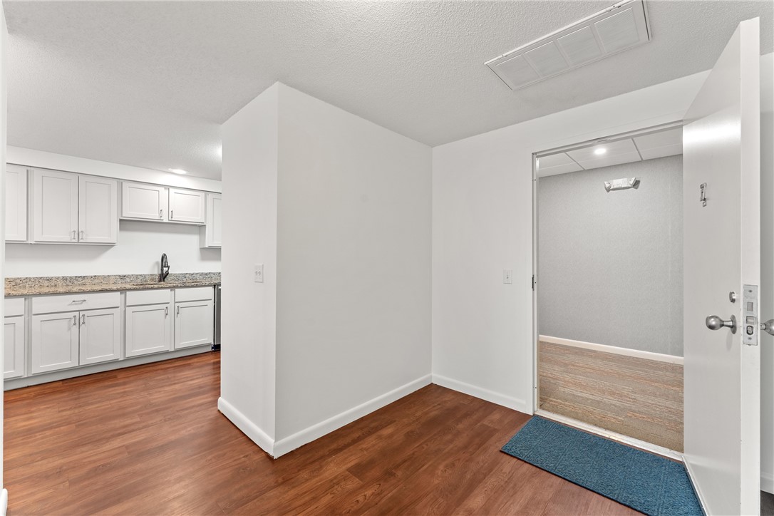 30 Argyle Avenue, Unit 206 Riverside, RI 02915 - Photo 8 of 32