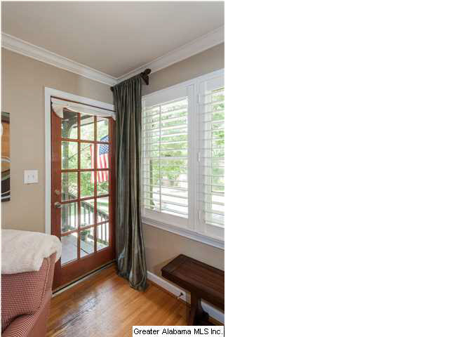 421 Cliff Place Birmingham, AL 35209 - Photo 4 of 32