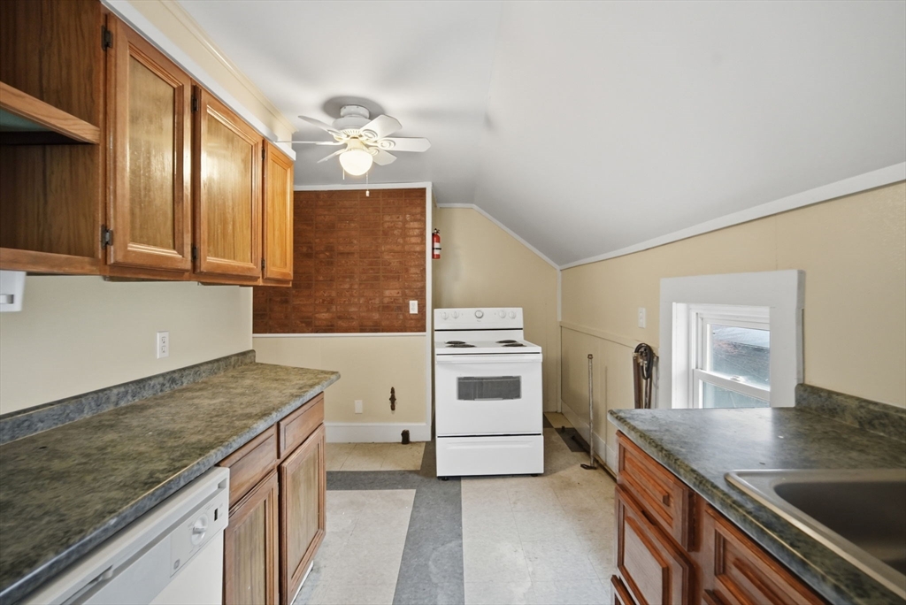 76 Hampden Street Springfield, MA 01151 - Photo 22 of 40 Gallery Image 22