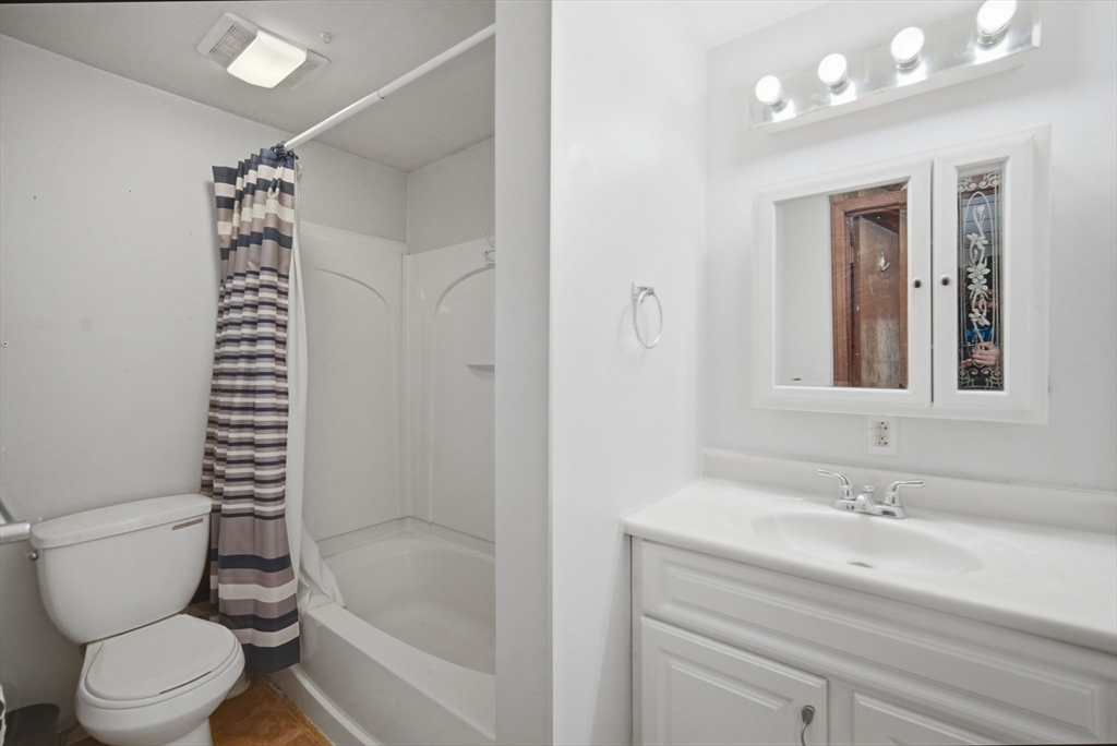 76 Hampden Street Springfield, MA 01151 - Photo 10 of 40 Gallery Image 10
