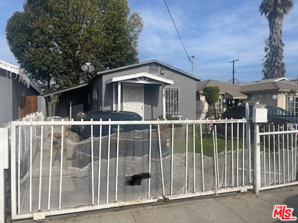 619 West Cherry Street Compton, CA 90222 - Photo 3 of 16