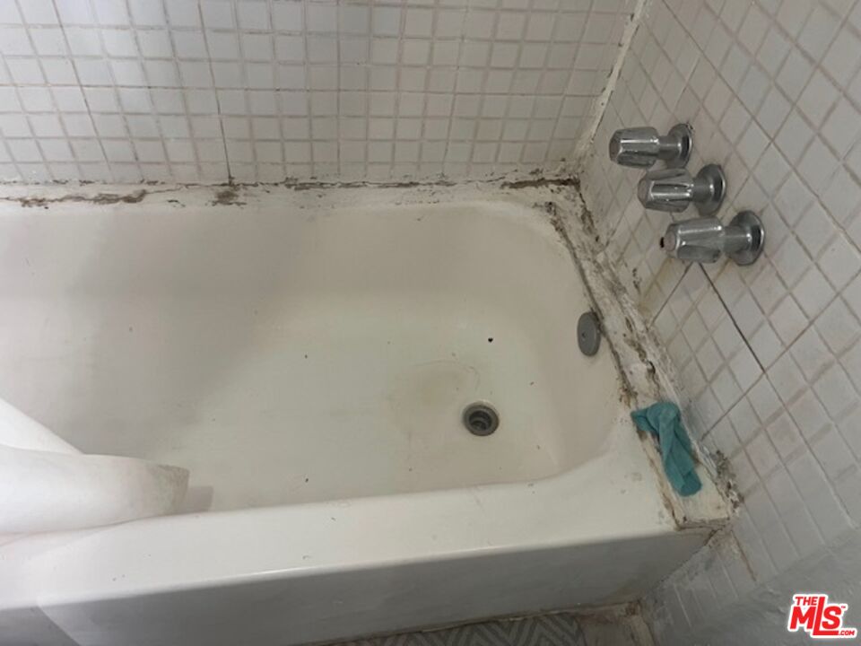 619 West Cherry Street Compton, CA 90222 - Photo 6 of 16