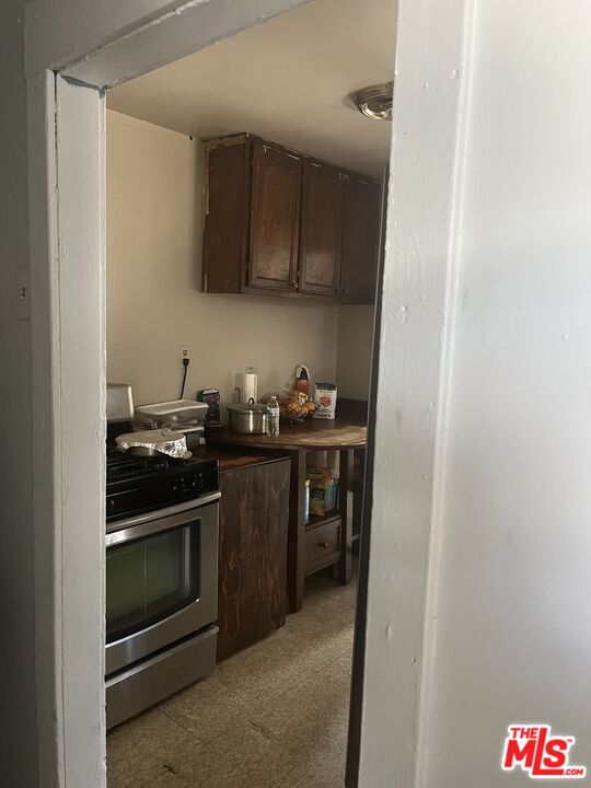 619 West Cherry Street Compton, CA 90222 - Photo 9 of 16