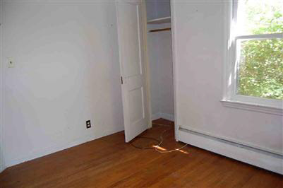 4441 Coldwater Road Flint, MI 48504 - Photo 6 of 9 20119126-5.JPG