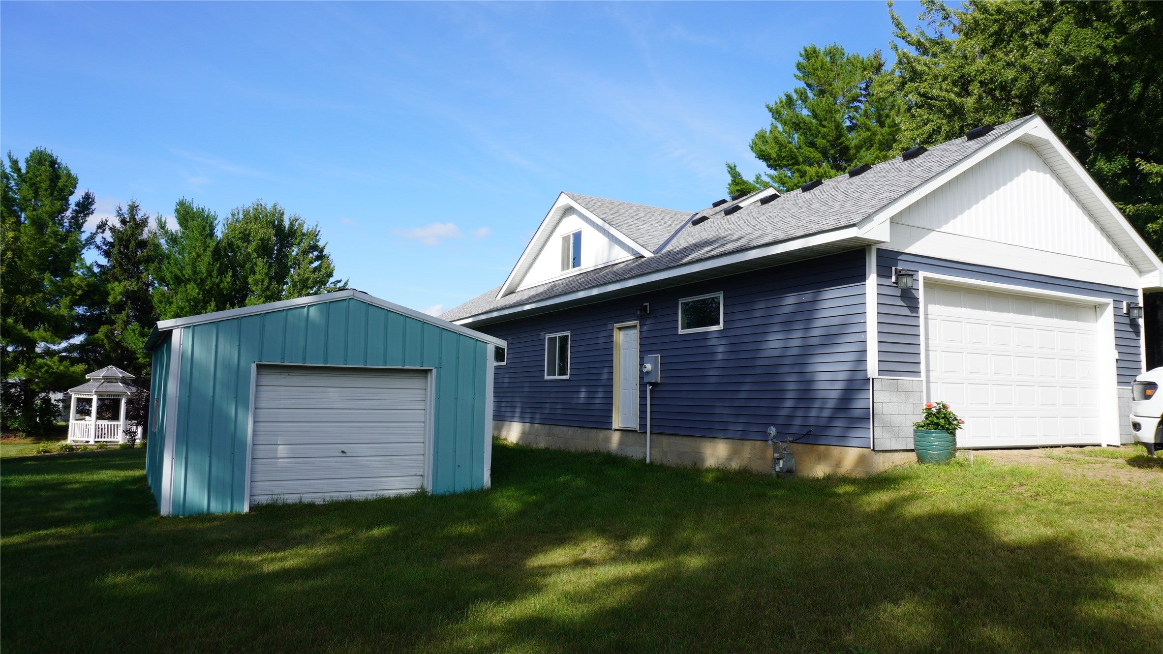 121 Diamond Street Ridgeland, WI 54763 - Photo 2 of 13 Gallery Image 2