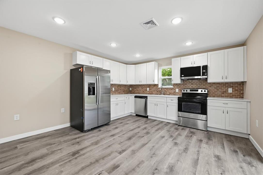 5641 North Coplay Road Whitehall, PA 18052 - Photo 4 of 68 A well-appointed kitchen showcasing contemporary finishes and functional design.