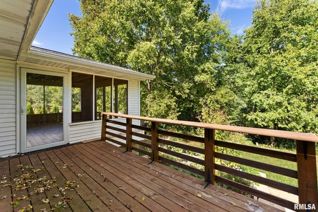 $299,900 | 2461 Bobwhite Drive, Muscatine, IA 52761