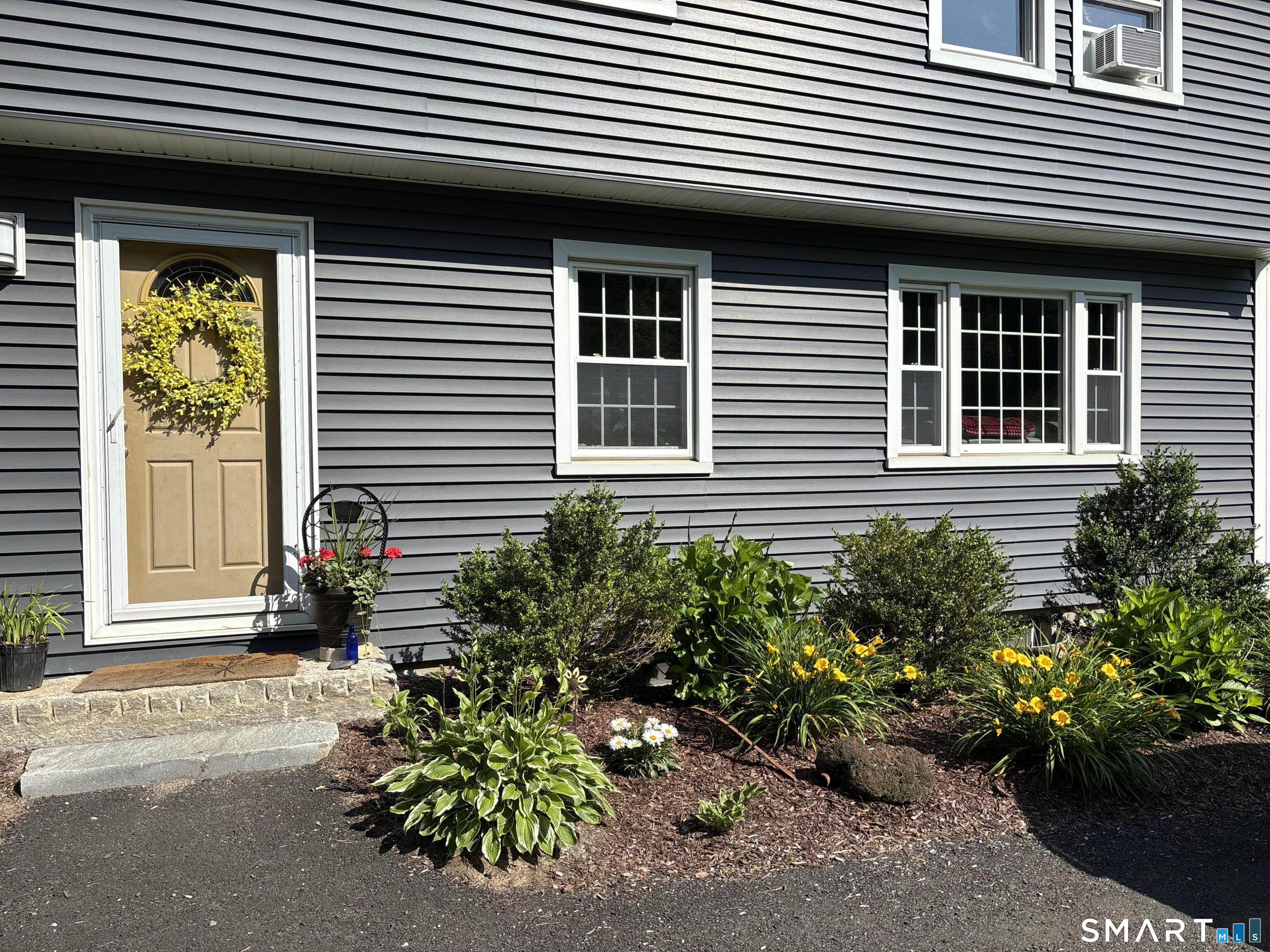 19 Botsford Hill Road Newtown, CT 06470 - Photo 4 of 11