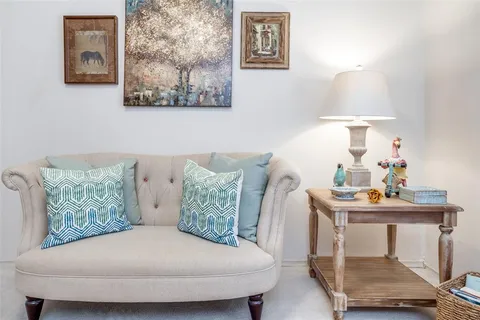 $139,500 | 4203 Avondale Avenue, Unit 202, Dallas, TX 75219