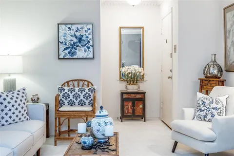 $139,500 | 4203 Avondale Avenue, Unit 202, Dallas, TX 75219