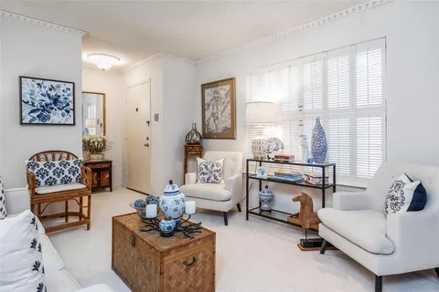 $139,500 | 4203 Avondale Avenue, Unit 202, Dallas, TX 75219