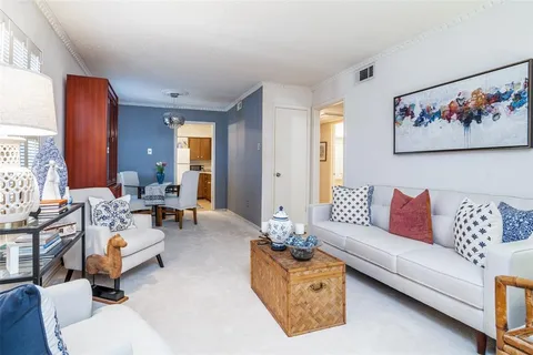 $139,500 | 4203 Avondale Avenue, Unit 202, Dallas, TX 75219