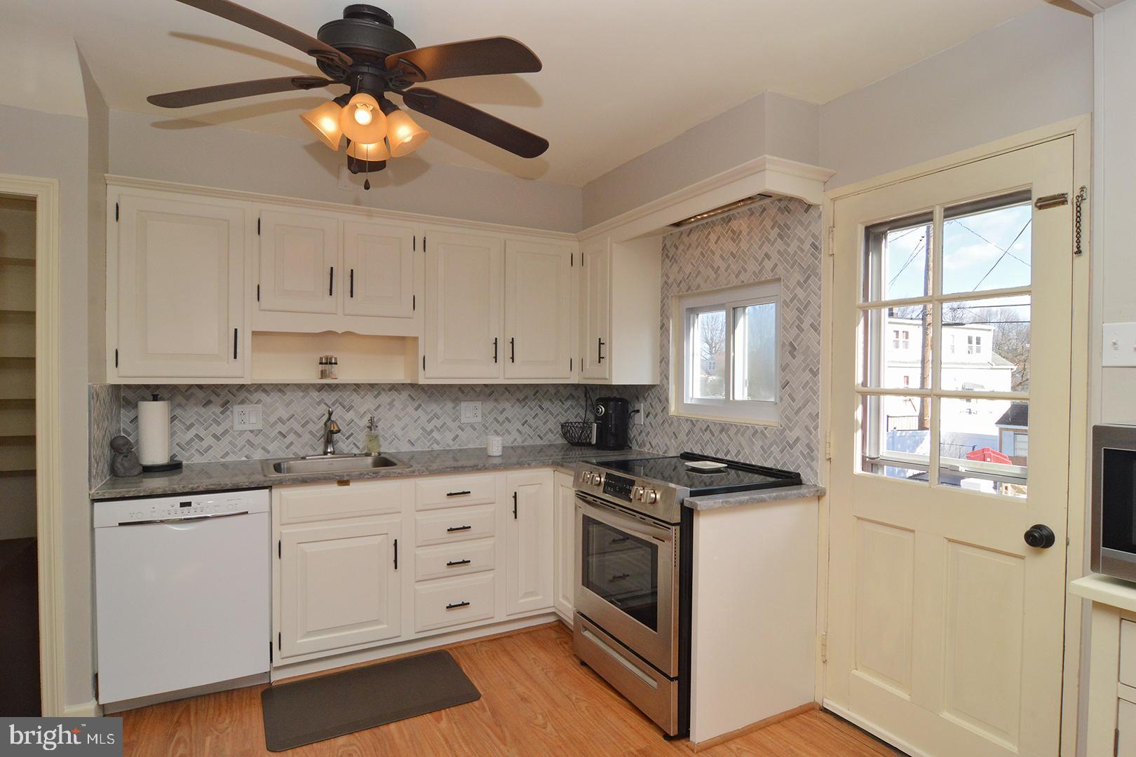 102 Eric Avenue Reading, PA 19607 - Photo 14 of 49
