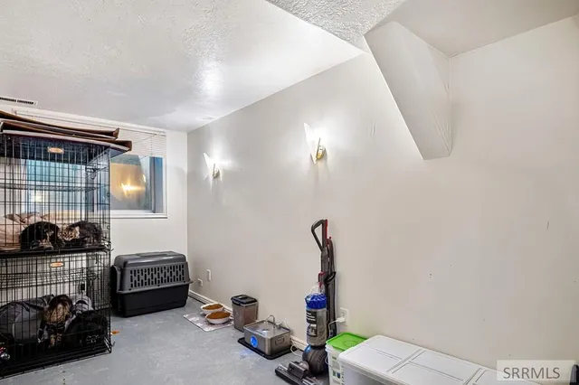 $249,500 | 485 Commercial Street, Inkom, ID 83245