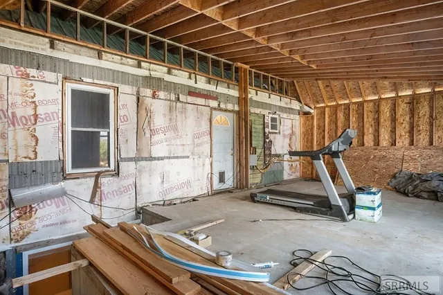 $249,500 | 485 Commercial Street, Inkom, ID 83245