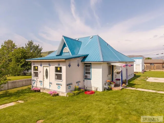 $249,500 | 485 Commercial Street, Inkom, ID 83245