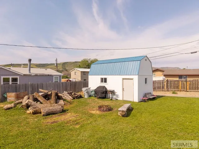 $249,500 | 485 Commercial Street, Inkom, ID 83245