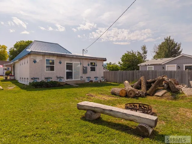 $249,500 | 485 Commercial Street, Inkom, ID 83245