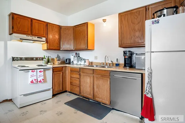 $249,500 | 485 Commercial Street, Inkom, ID 83245