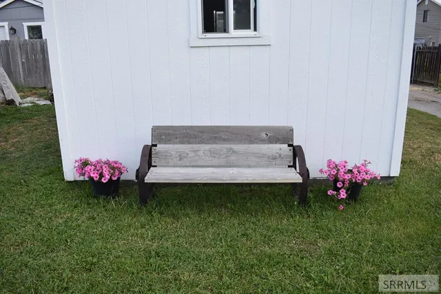 $249,500 | 485 Commercial Street, Inkom, ID 83245