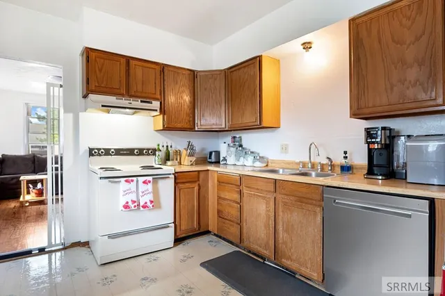 $249,500 | 485 Commercial Street, Inkom, ID 83245