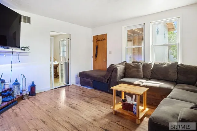 $249,500 | 485 Commercial Street, Inkom, ID 83245