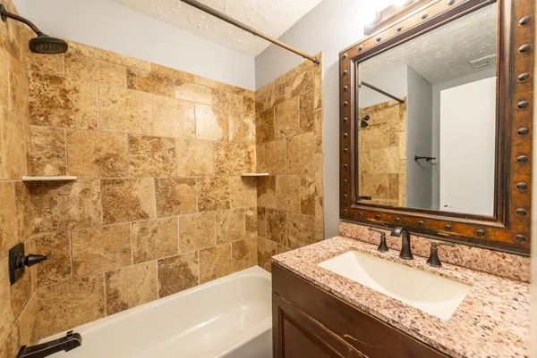 $1,800 | 3323 Silverside Drive, Katy, TX 77449