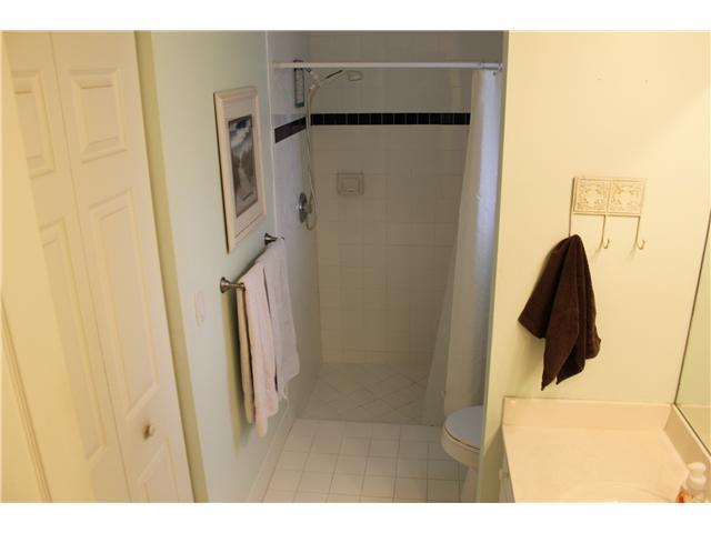 2492 Southeast Springtree Place Stuart, FL 34997 - Photo 6 of 9 Gallery Image 6