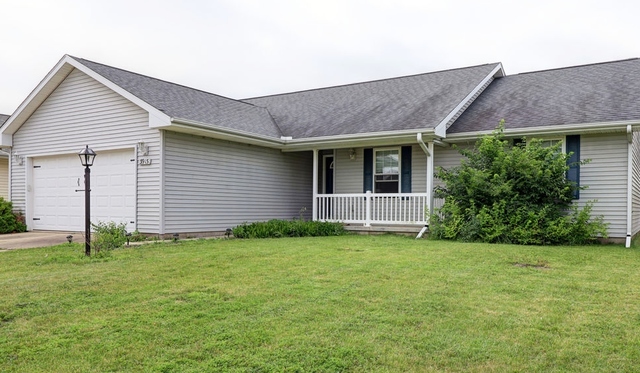 3915 Pebblebrook Lane Champaign, IL 61822 - Photo 1 of 19