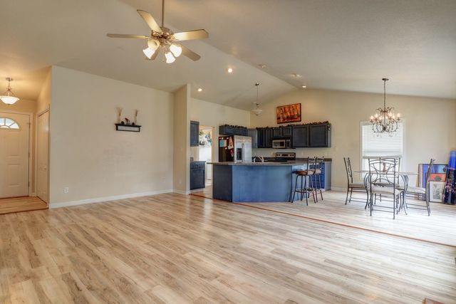 3915 Pebblebrook Lane Champaign, IL 61822 - Photo 4 of 19