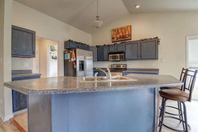 3915 Pebblebrook Lane Champaign, IL 61822 - Photo 5 of 19