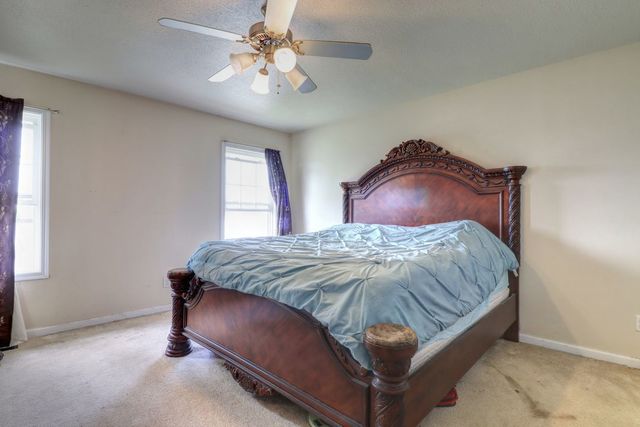 3915 Pebblebrook Lane Champaign, IL 61822 - Photo 9 of 19