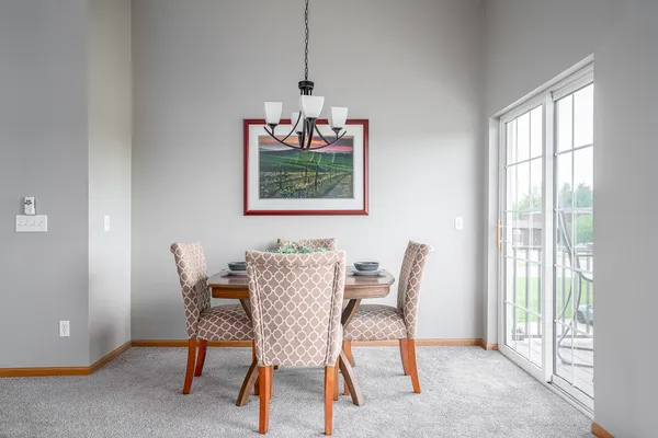 $249,500 | 2958 Holiday Court, Unit 9, Bettendorf, IA 52722