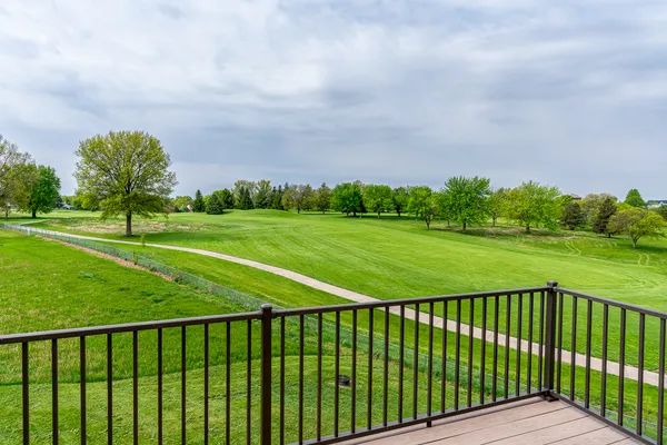 $249,500 | 2958 Holiday Court, Unit 9, Bettendorf, IA 52722