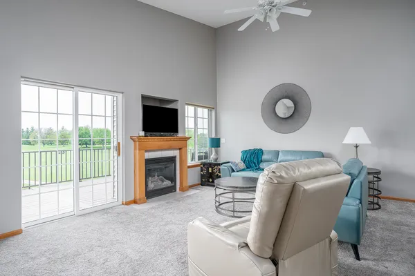 $249,500 | 2958 Holiday Court, Unit 9, Bettendorf, IA 52722