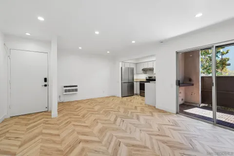 $369,900 | 8015 Caminito De Pizza, Unit E, San Diego, CA 92108