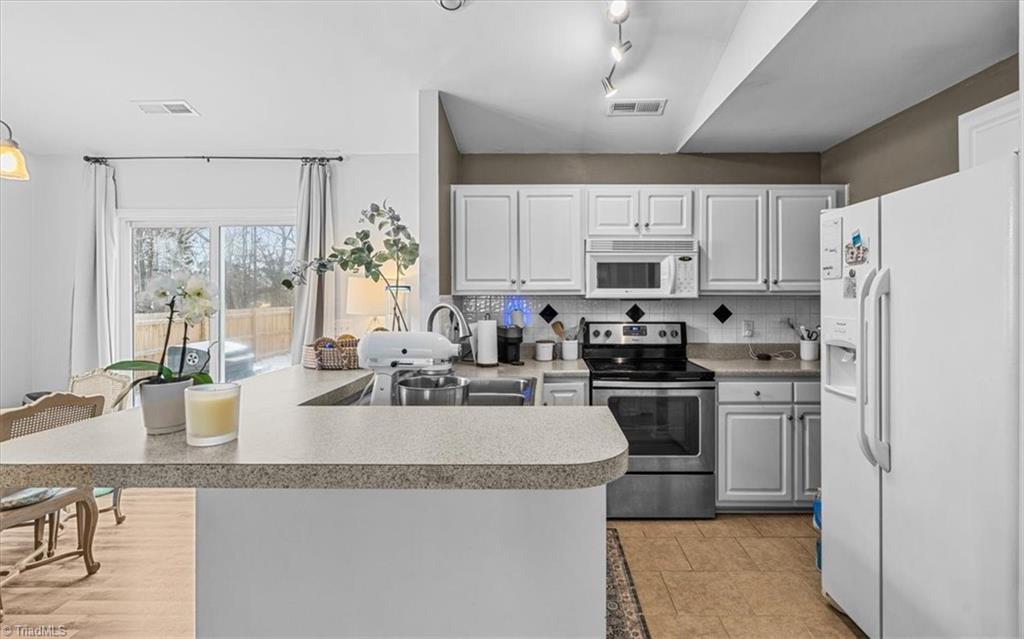 754 Hitchcock Way High Point, NC 27265 - Photo 12 of 32