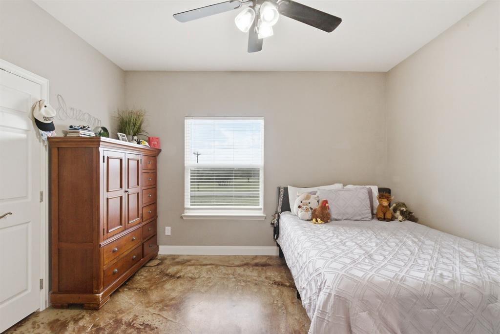 1012 Justin Drive Springtown, TX 76082 - Photo 20 of 40