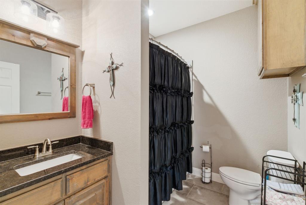 1012 Justin Drive Springtown, TX 76082 - Photo 22 of 40