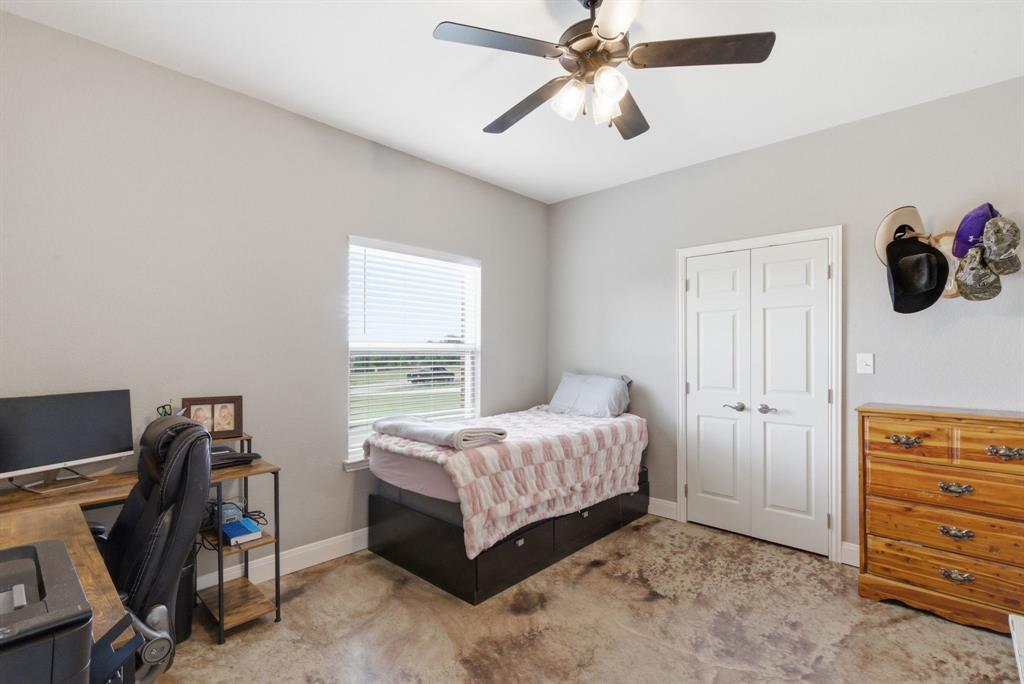 1012 Justin Drive Springtown, TX 76082 - Photo 25 of 40