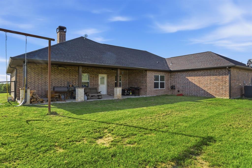 1012 Justin Drive Springtown, TX 76082 - Photo 34 of 40