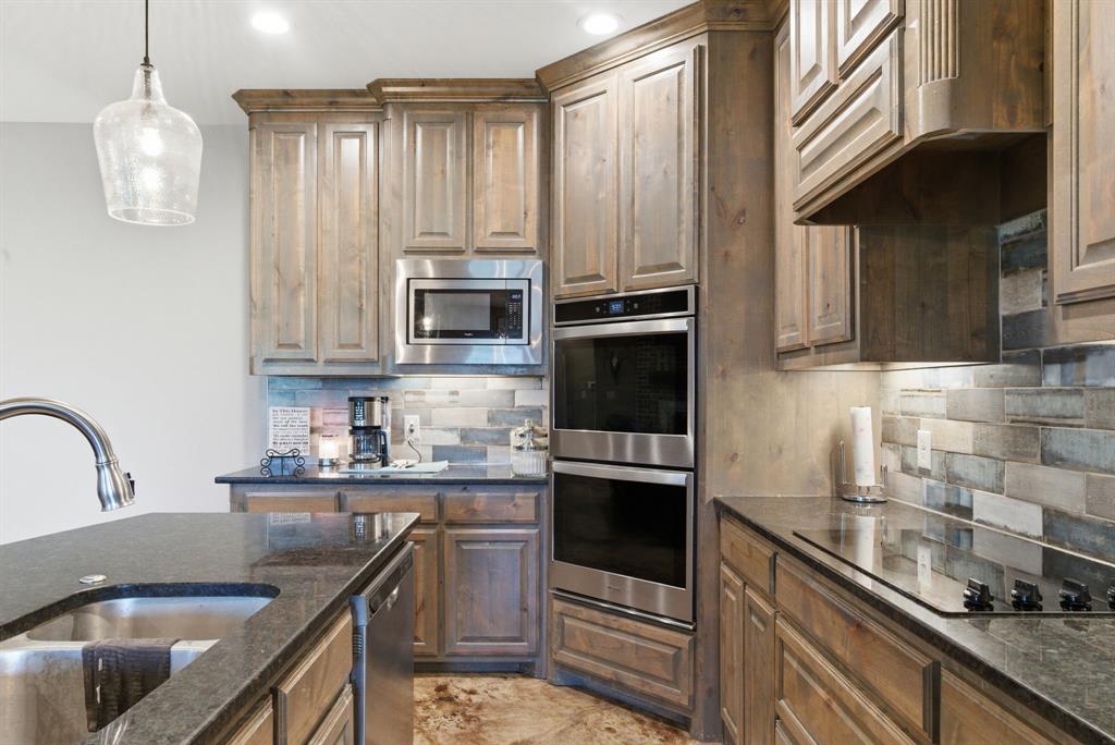 1012 Justin Drive Springtown, TX 76082 - Photo 9 of 40