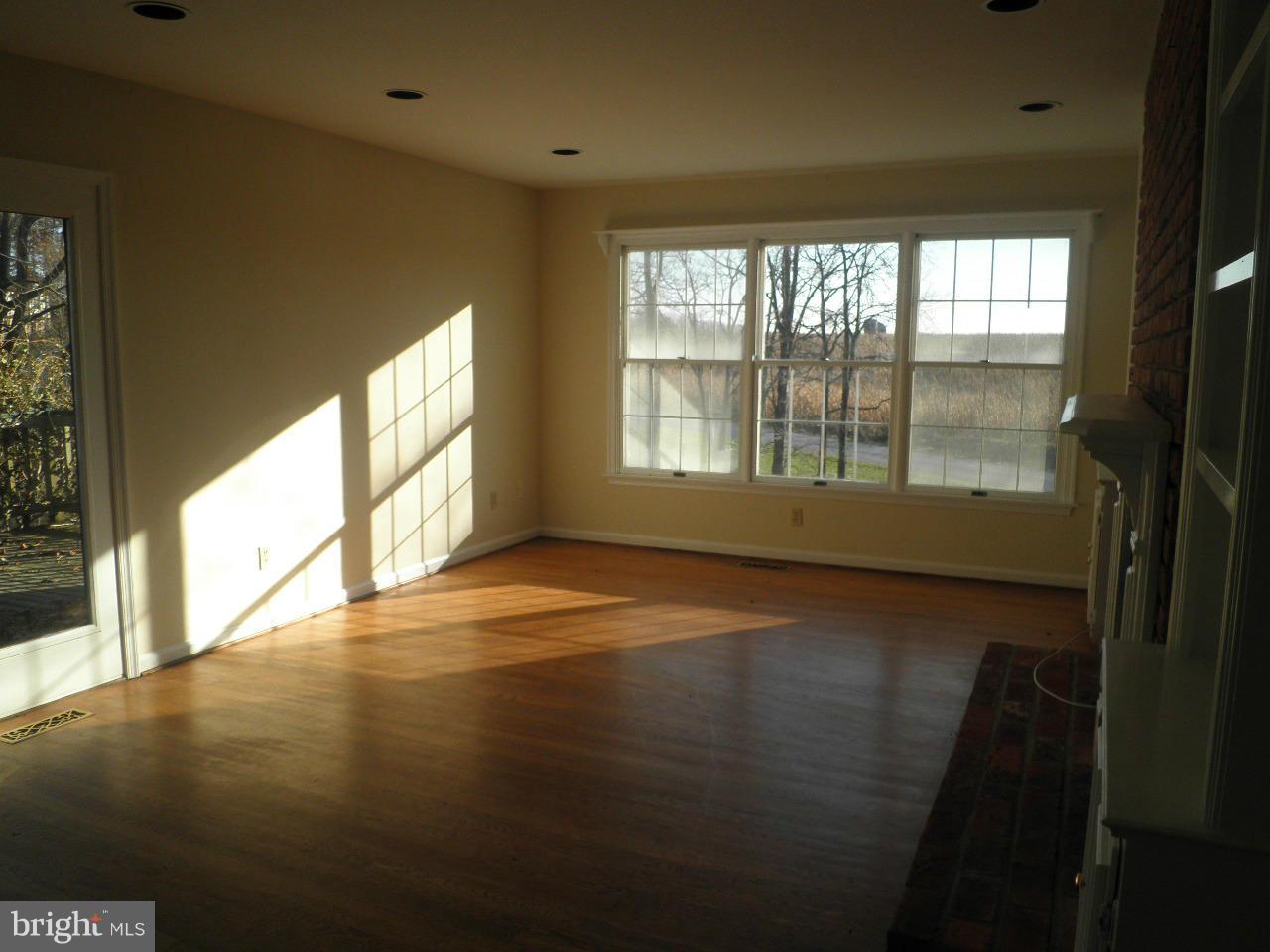 8019 Chestnut Grove Road Frederick, MD 21701 - Photo 15 of 28 Family Room