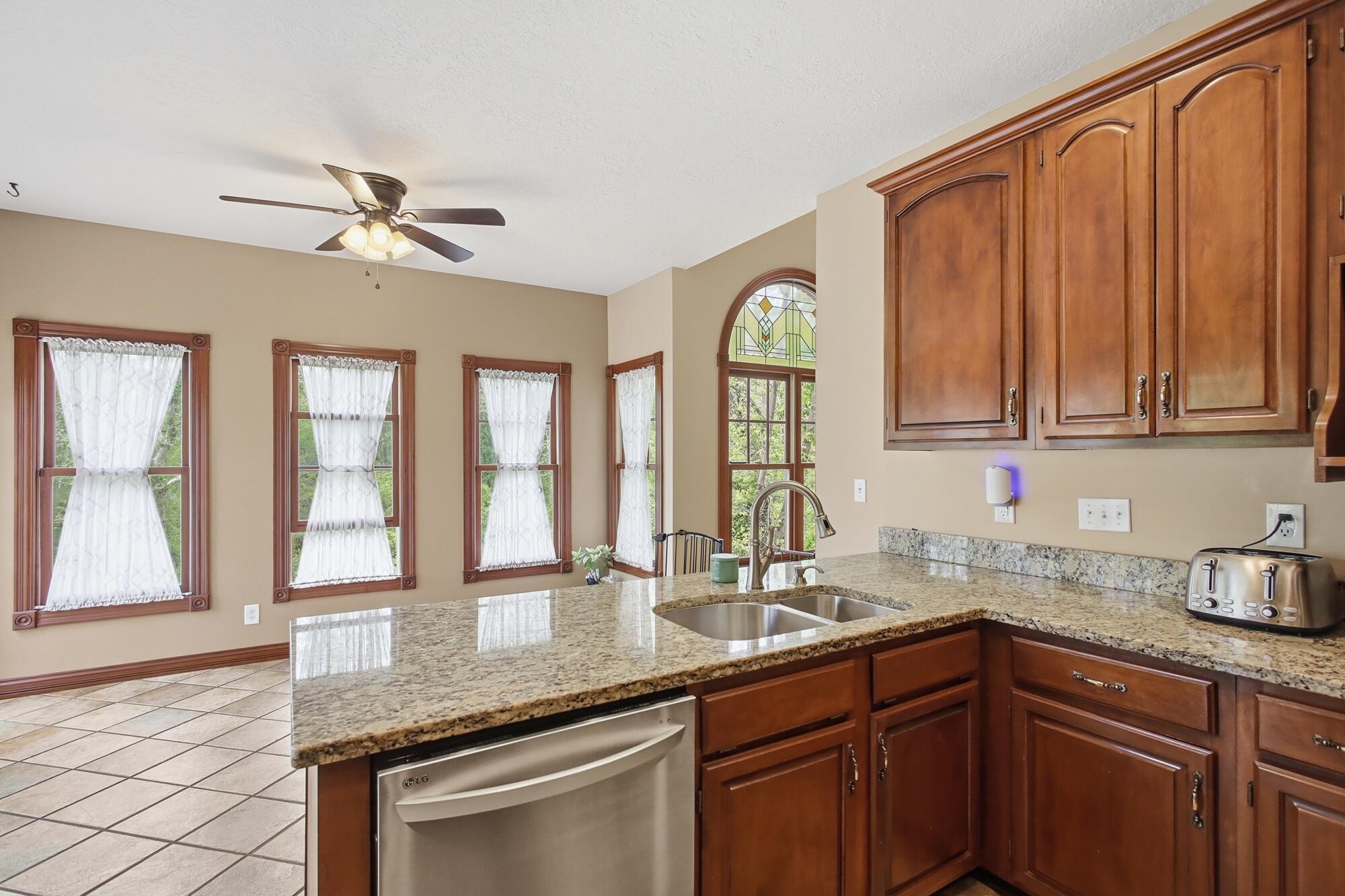 4185 Stone Bridge Drive Springfield, OH 45504 - Photo 11 of 88