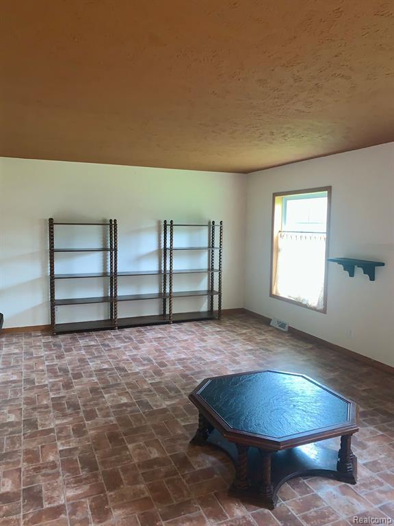 655 E Ridge South Lyon, MI 48178 - Photo 15 of 37