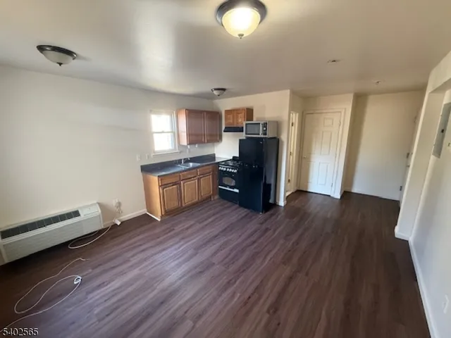 $1,125 | 77 Lafayette Avenue, Unit 4, Passaic, NJ 07055